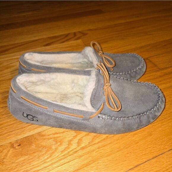 Ugg Gray Suede Leather Woollined Slippers Womans Size 8.5 - Picture 1 of 6